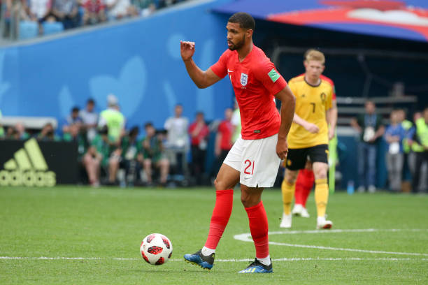 于对一位足 于对一位足