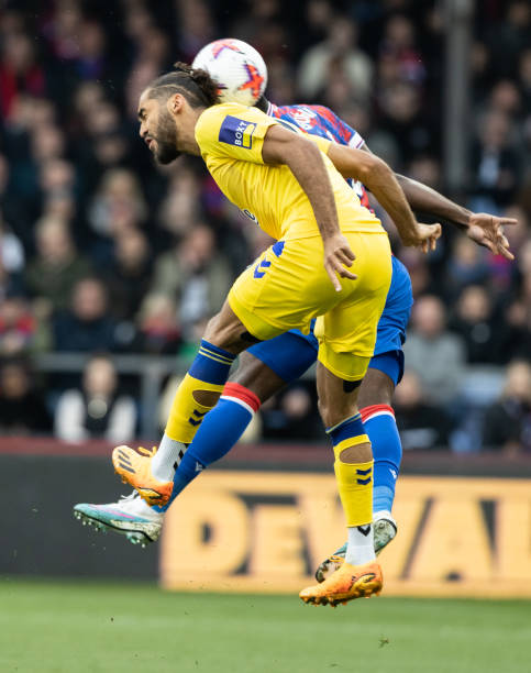 持其强势地 持其强势地